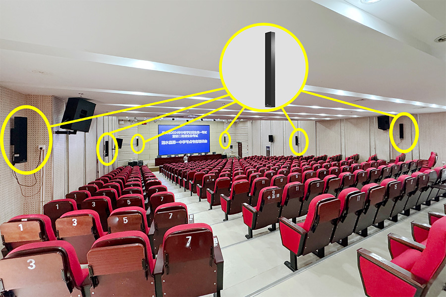 在報告廳講臺、中間、后排位置兩側各配置1臺清聽聲學教學擴音器