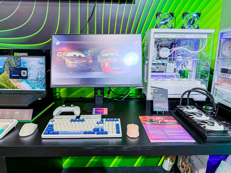 集成清聽聲學聚音屏(Focusound Screen?)技術的游戲顯示器